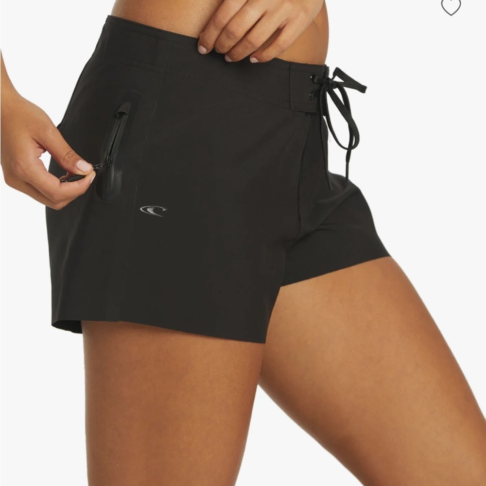 NWT O’Neill Women’s Onshore Stretch 3” boardshort